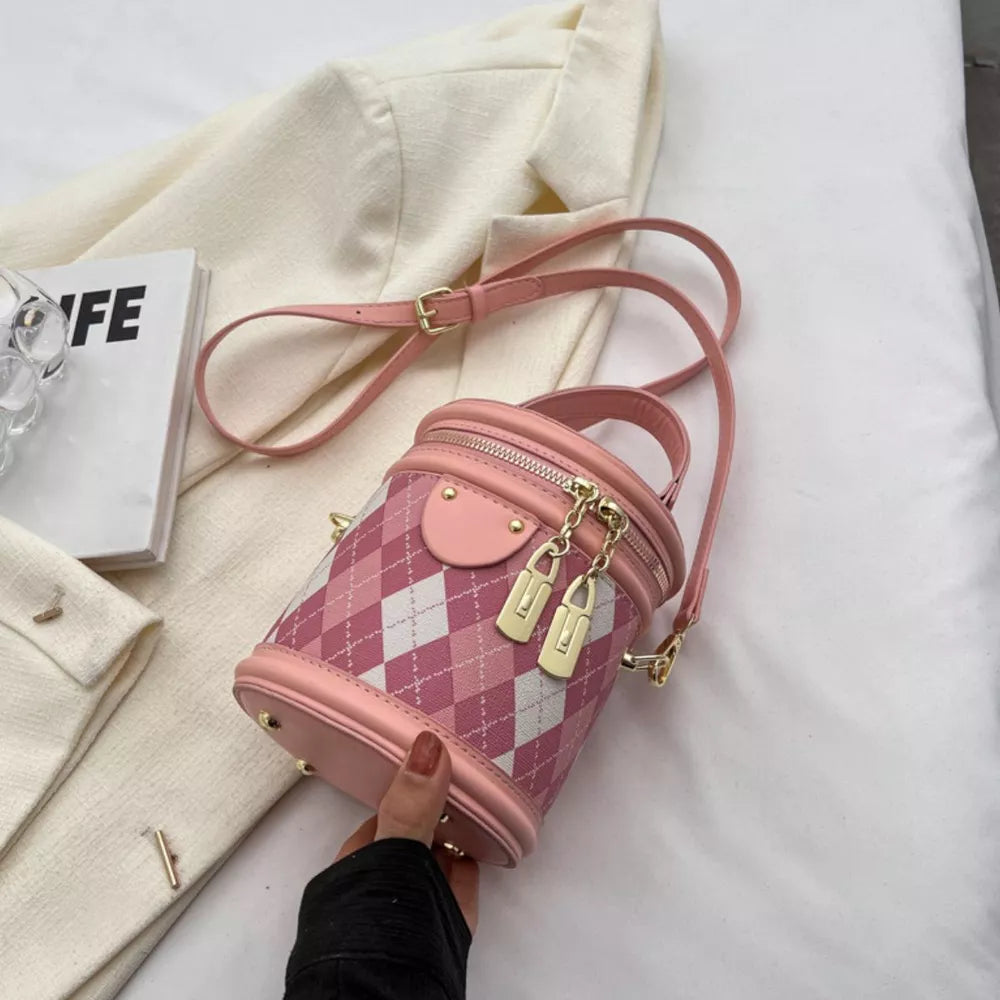 Diamond Pattern Bucket Crossbody Bag in Blush Pink, fabric detail