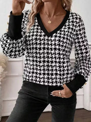 Printed V-neck Long Sleeve T-shirt in houndstooth, back view