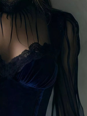 blouse in Black