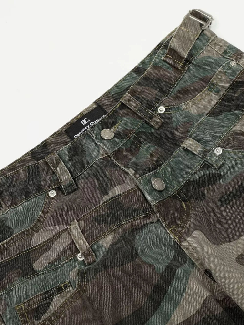 Men's Camouflage Wide-leg Sweatpants in Green Camouflage, fabric detail