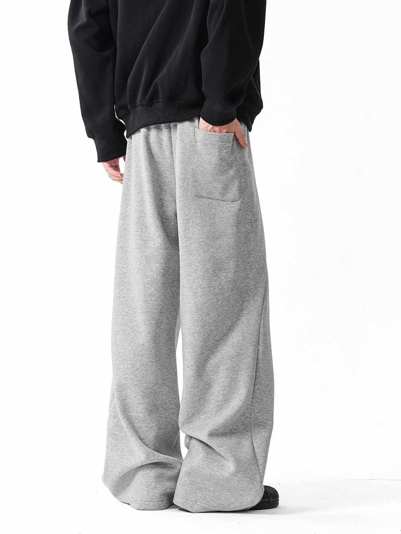 Men's gray wide-leg sweatpants with drawstring and pockets