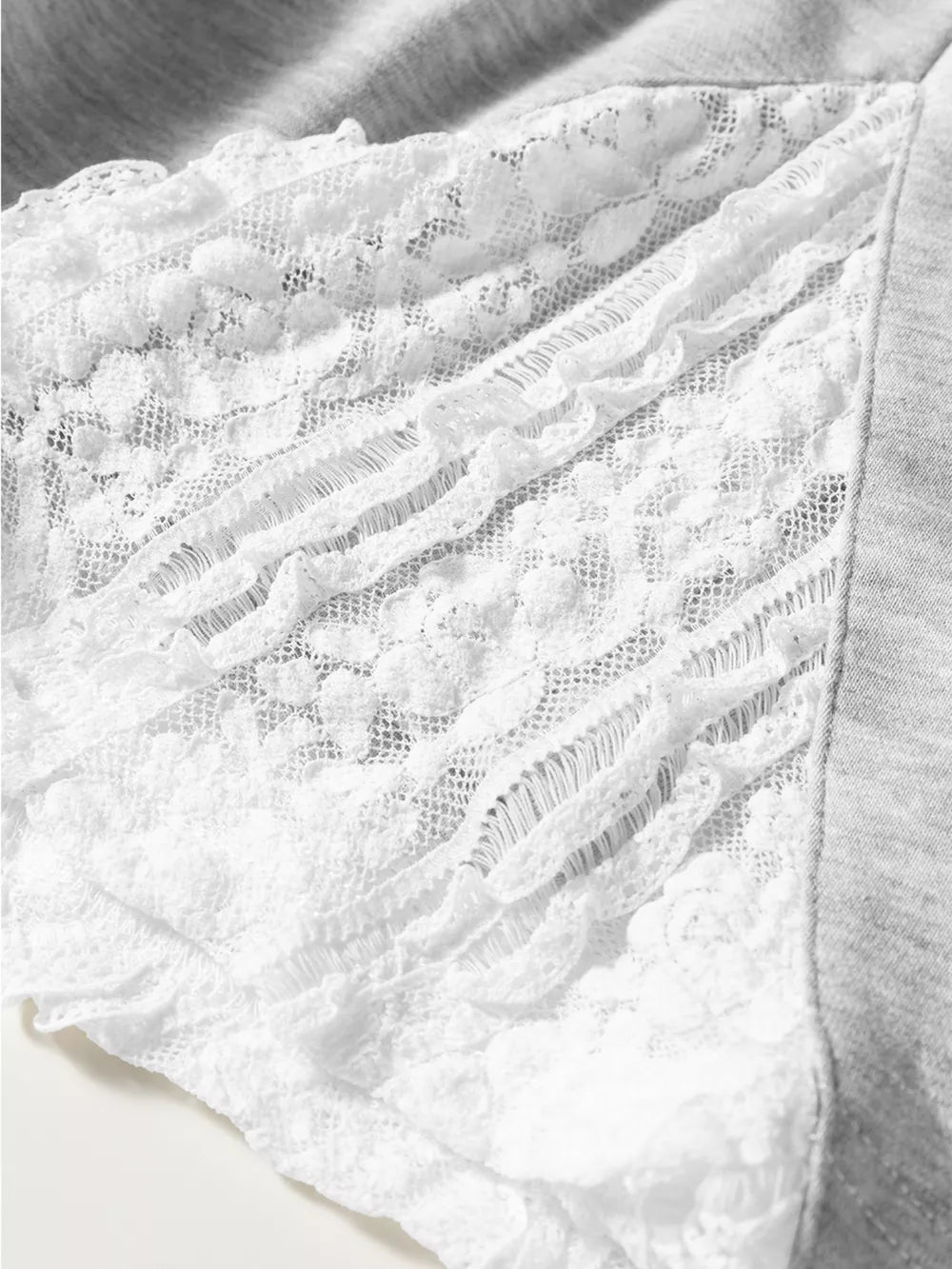 Grey cotton relaxed two-piece set with white lace trim detail