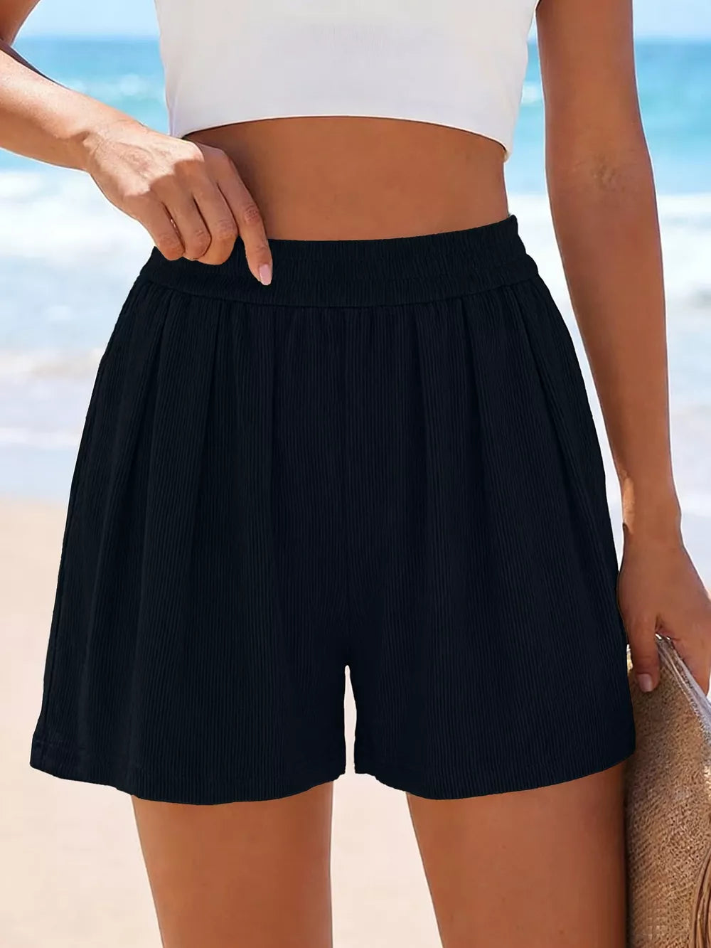 High-waisted Ribbed Shorts, fit detail