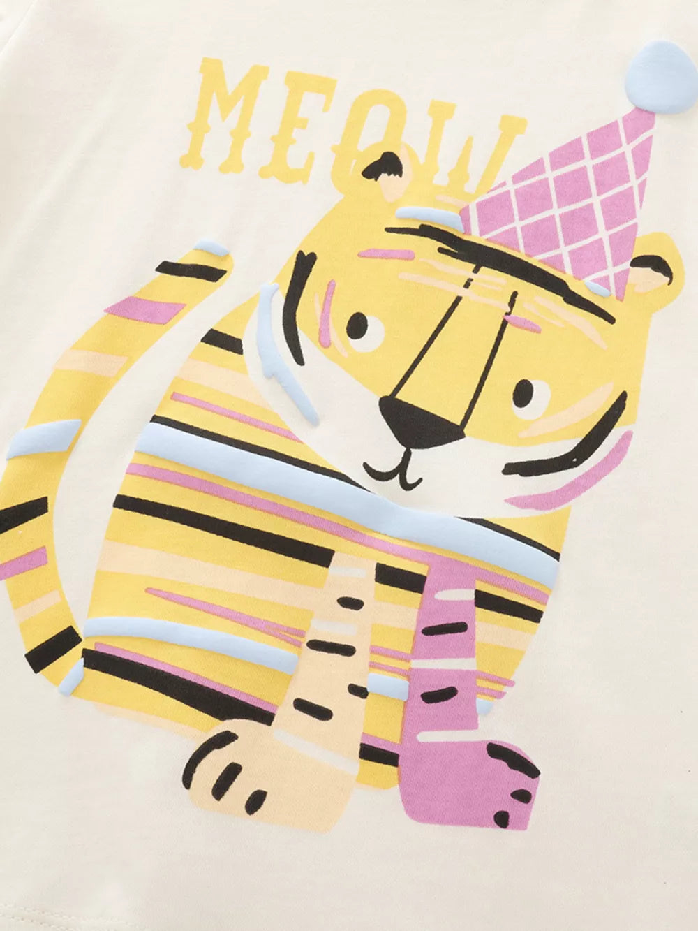 Children's Tiger Round Neck Tee And Shorts Set, model styling view