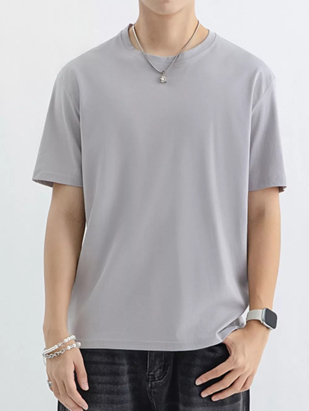 Men's light gray cotton crew neck t-shirt with short sleeves.