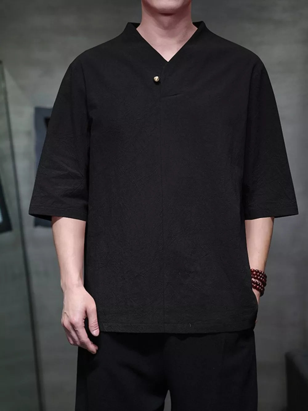 Men's Plus Size Solid 3/4 Sleeve Shirt, close-up detail