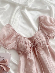 Sweetheart Neck Puff Sleeve Smocked Blouse, model styling view