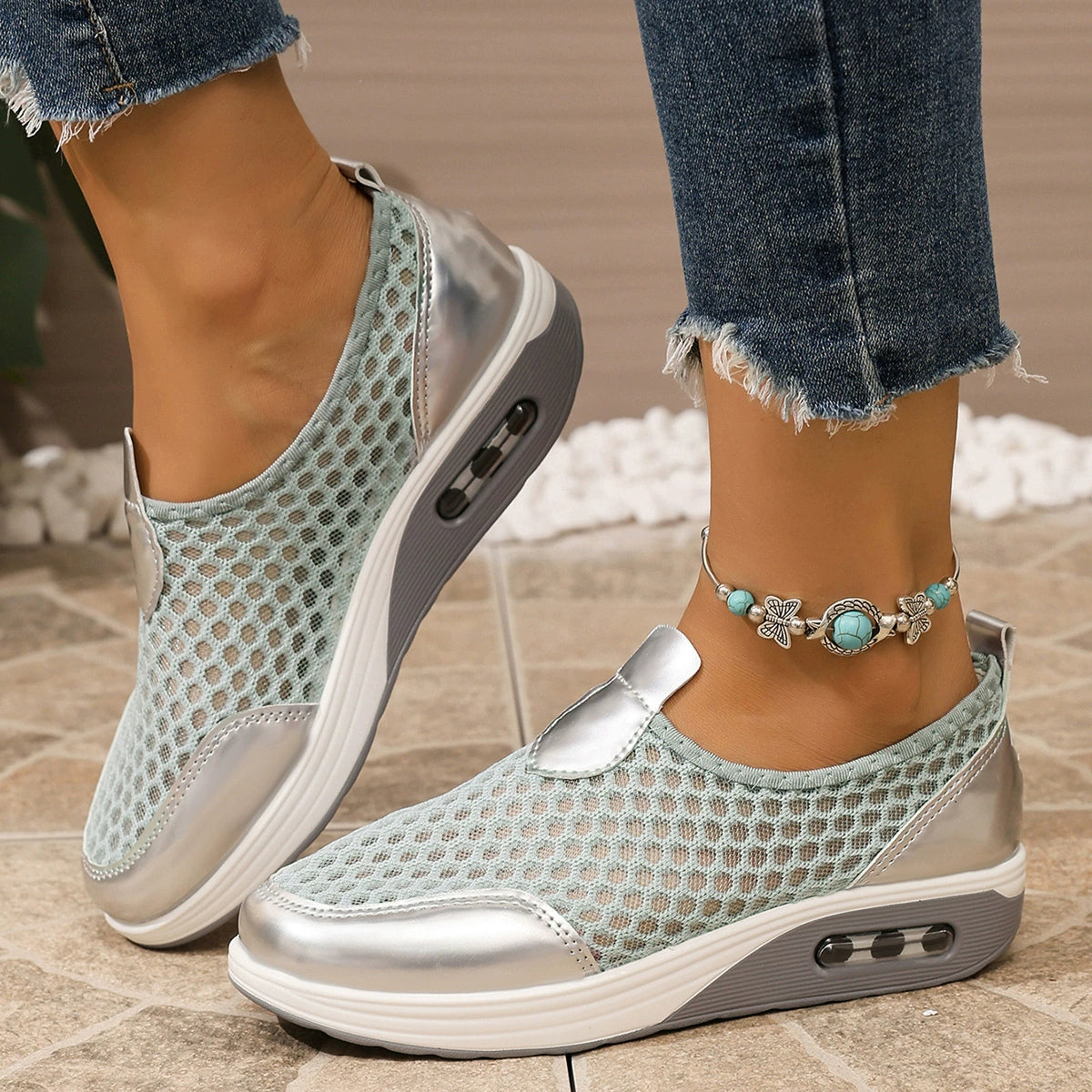 Round Toe Mesh Sneakers in Pink, fabric detail