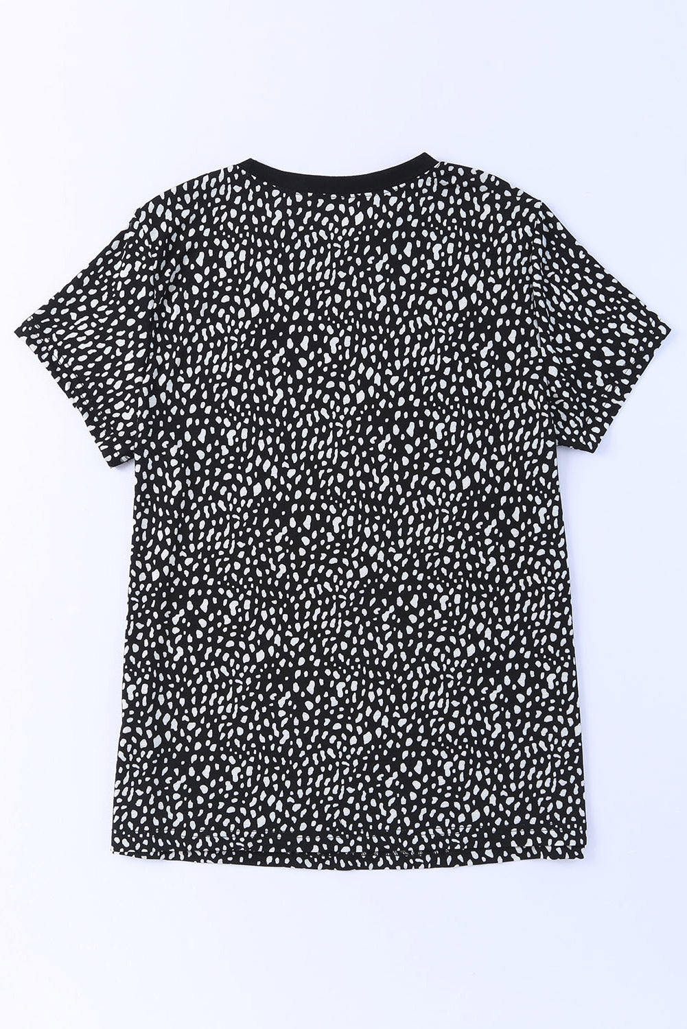 Black spotted print crew neck t-shirt with short sleeves.