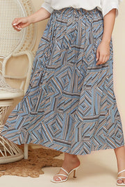 Midi skirt in geometric print with architectural pleats and elastic waist.