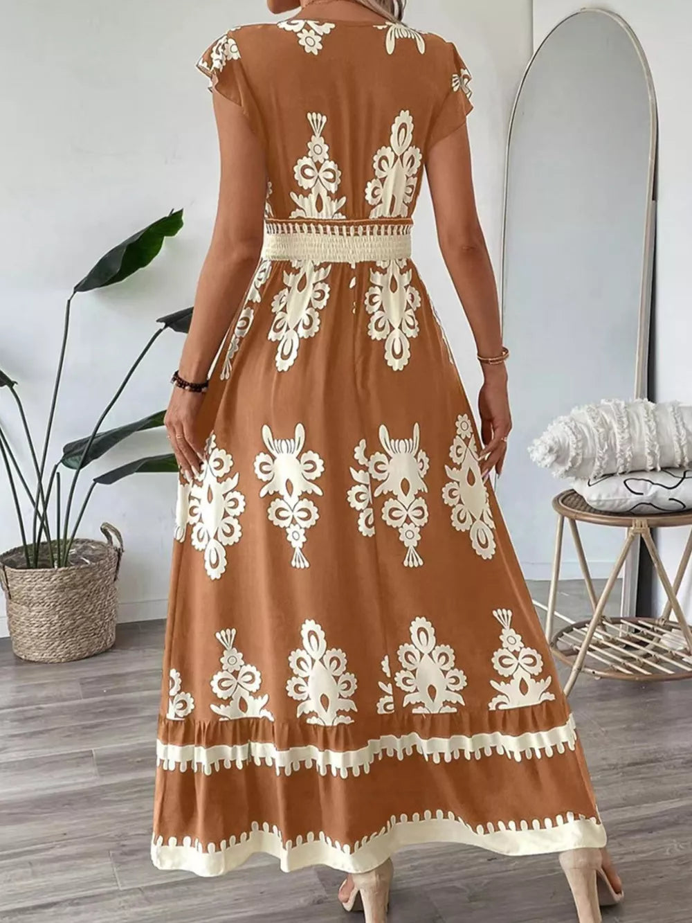 Ruffled Printed V-neck Maxi Dress in Dark Navy, fit detail