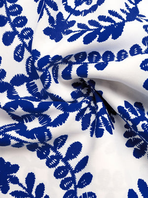Floral tie skort with slit in blue and white print.