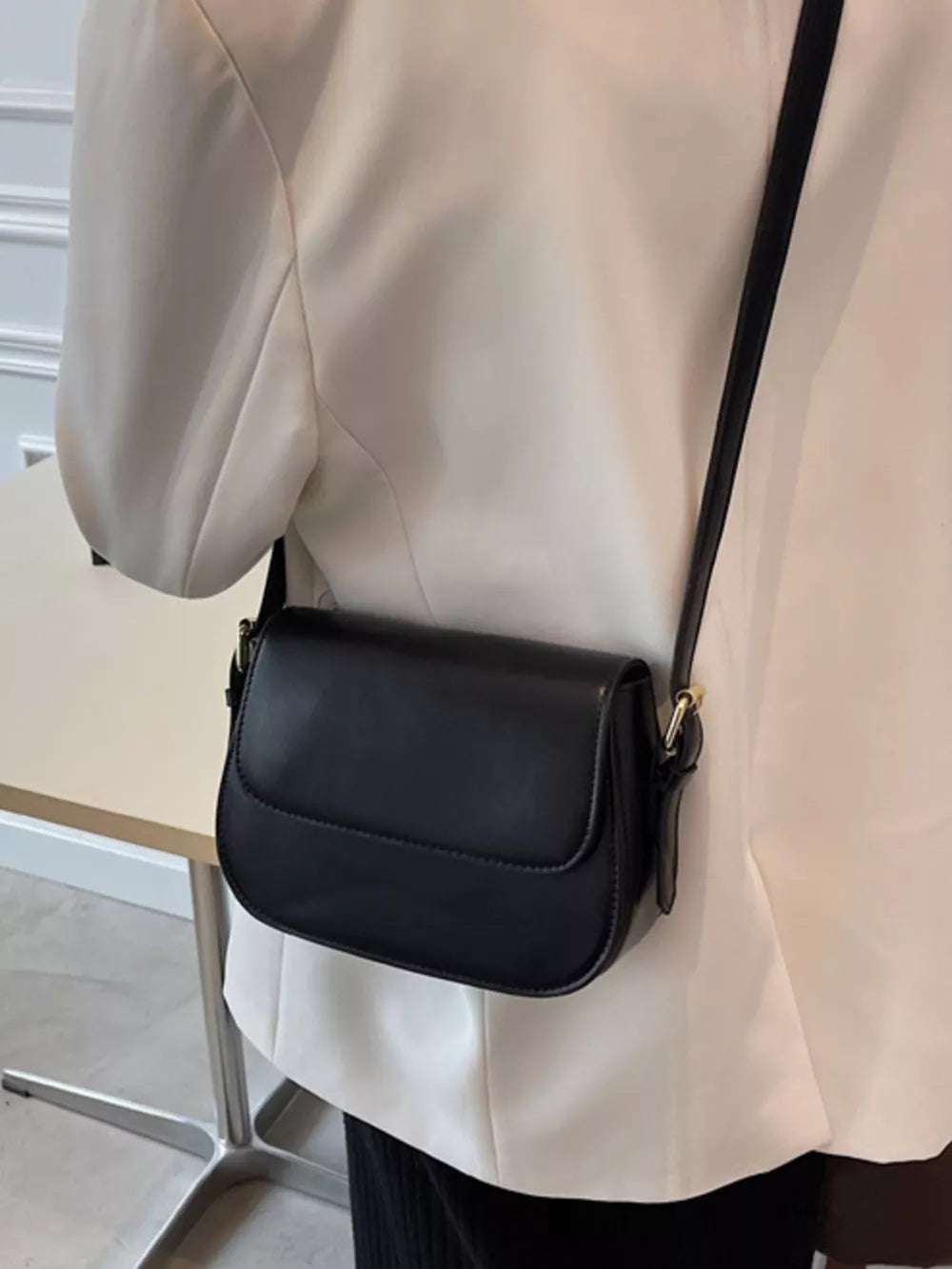 Pu Leather Small Shoulder Bag in Black, fabric detail