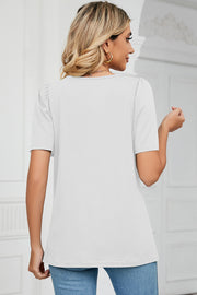White tee with square neck and sculpted short sleeves, casual basic fit.