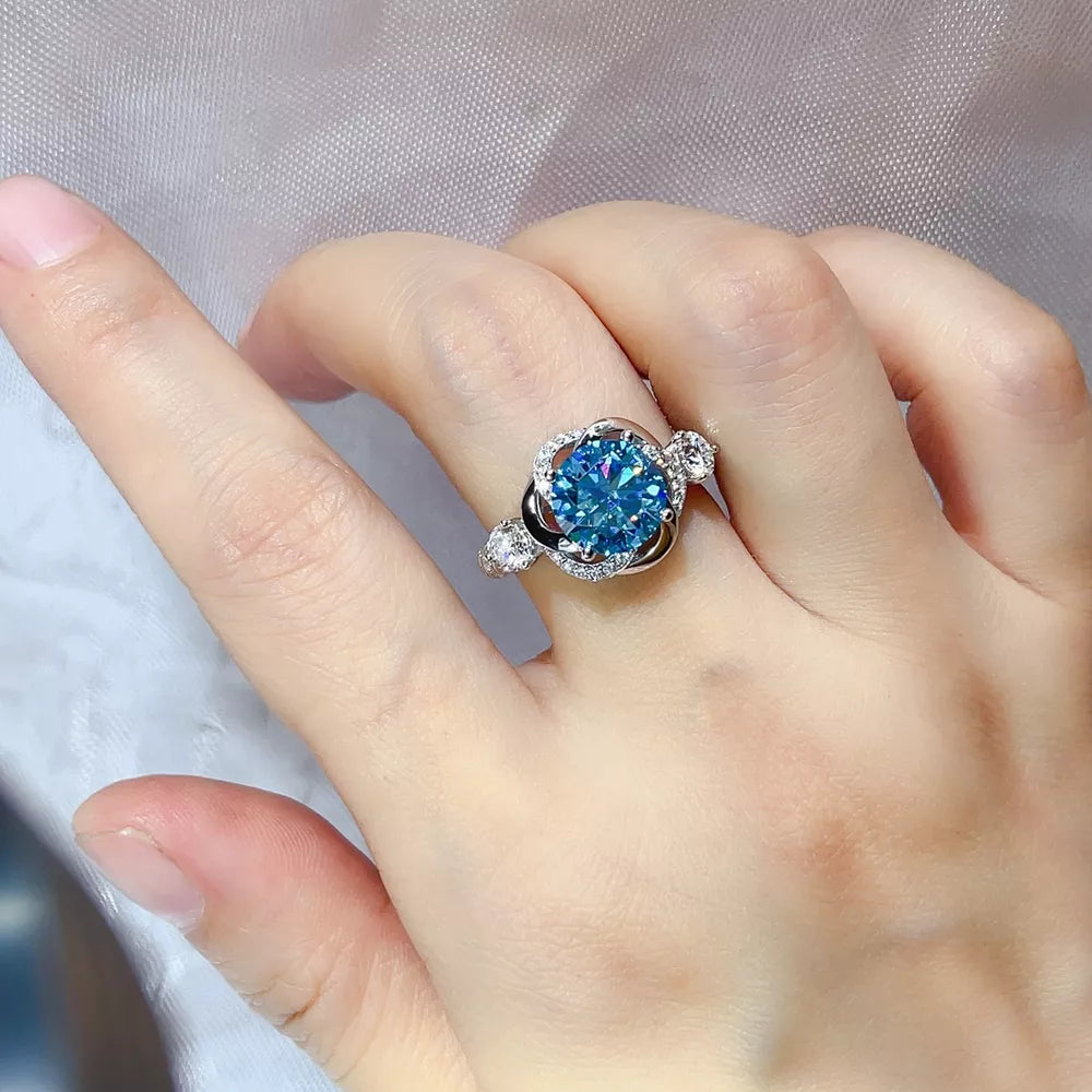 0.3 Carat Moissanite Sterling Silver Fitted Ring, close-up detail