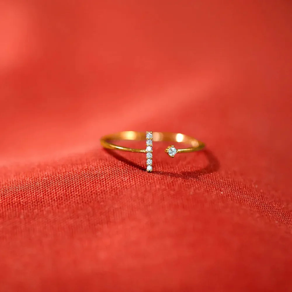 Gold bar and dot ring with clear stones, 18K gold-plated