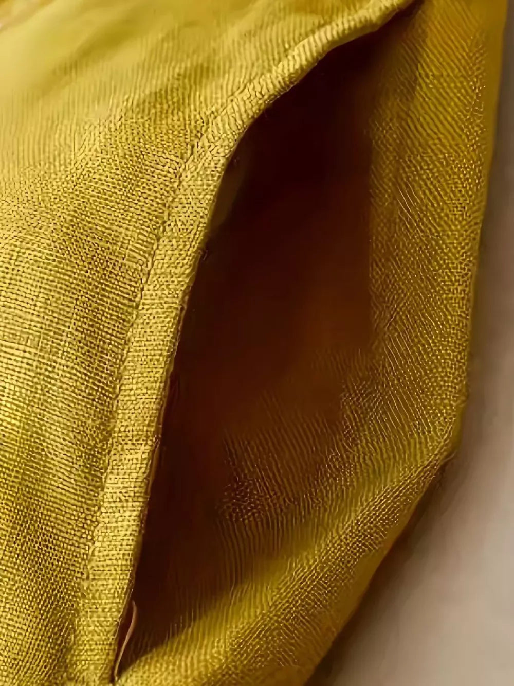 High-waisted Wide-leg Cropped Pants, close-up detail