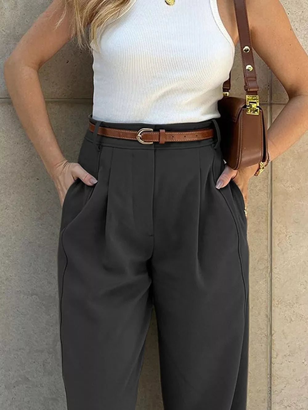 High-waisted Pleated Pants in Brown, close-up detail