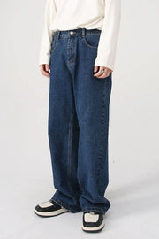 Wide-leg denim jeans in dark blue, relaxed fit, casual style