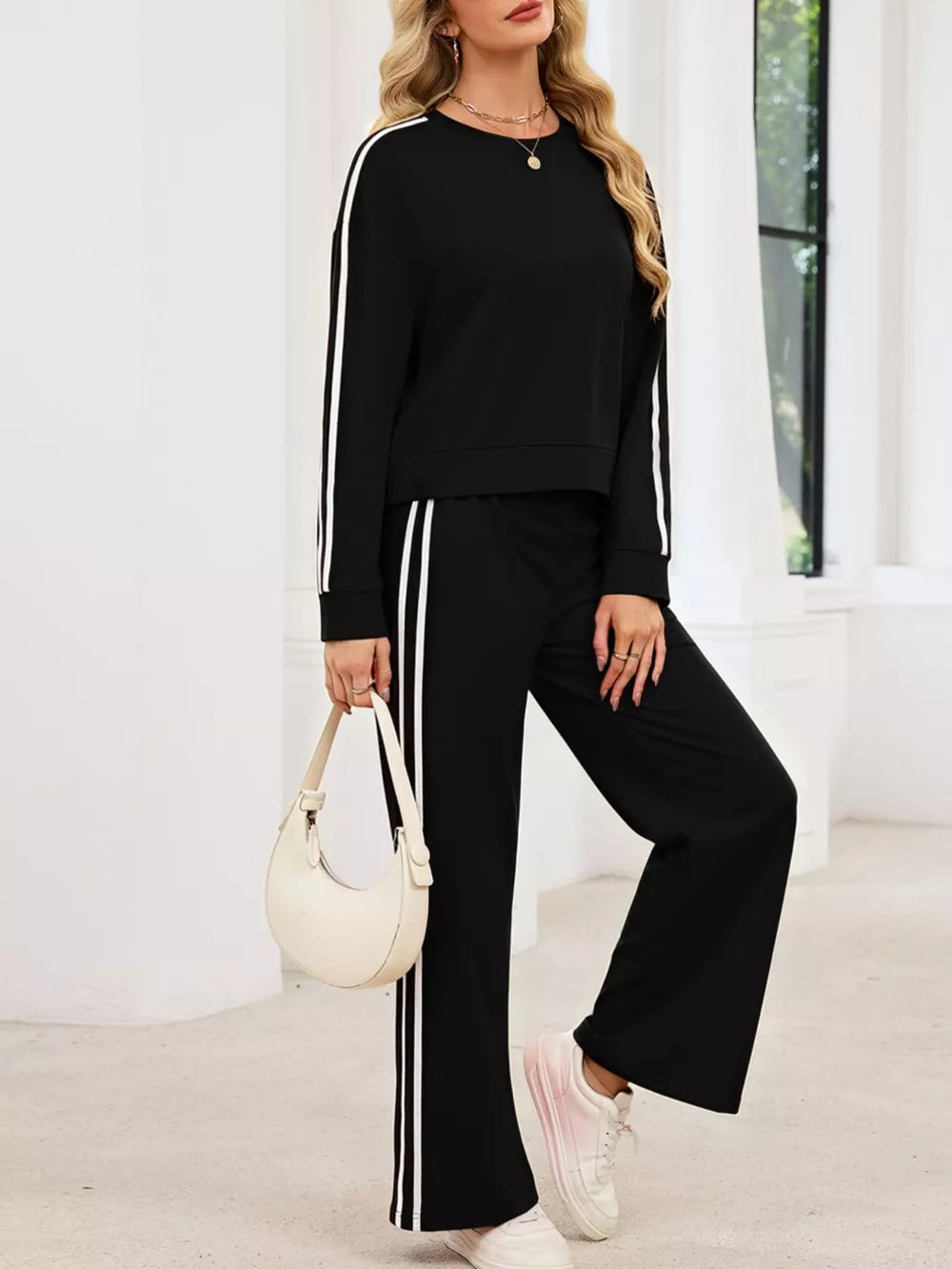 Striped Round Neck Sweatshirt And Pants Set in Black, product detail