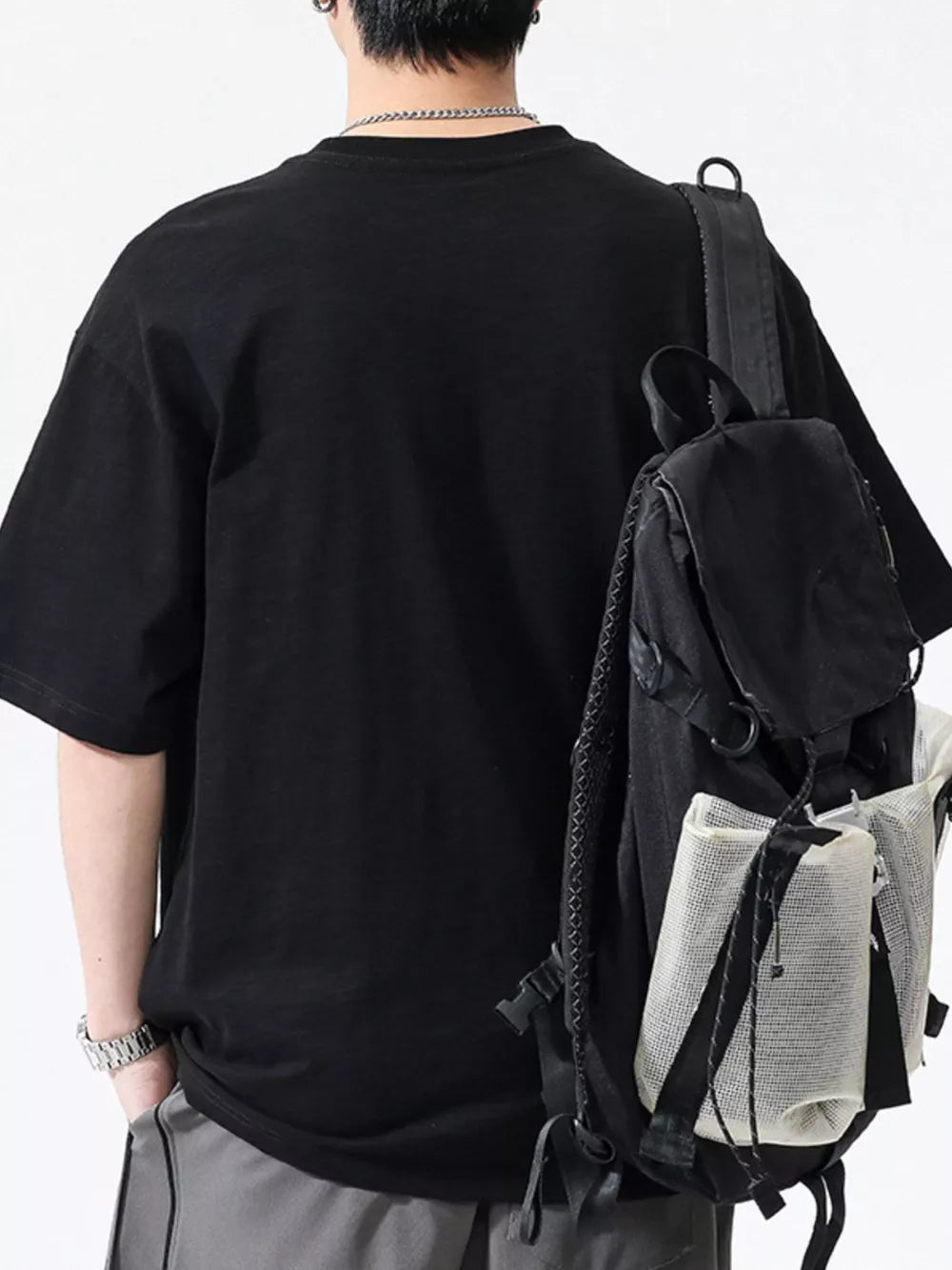 Black relaxed fit cotton t-shirt for men, short sleeves, crew neck.
