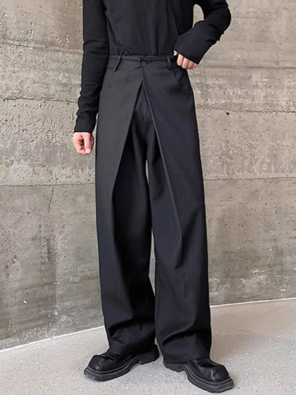 Men's Pleated Wide-leg Pants in Black, front view