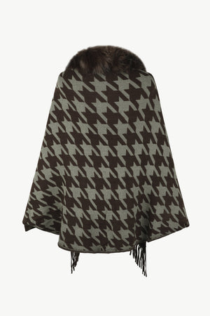 Houndstooth faux fur collar poncho with fringe hem in brown and beige.