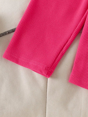 Children's Ribbed Bow Tank Top And Pants Set in 玫红色, editorial view