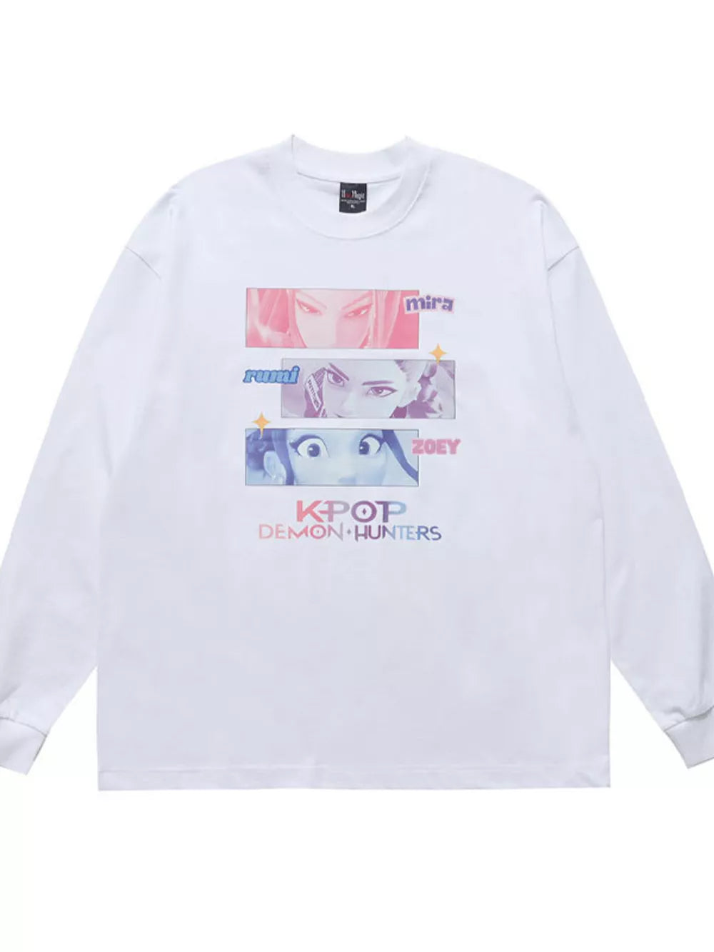 Crew-neck Graphic Top in White, model styling view