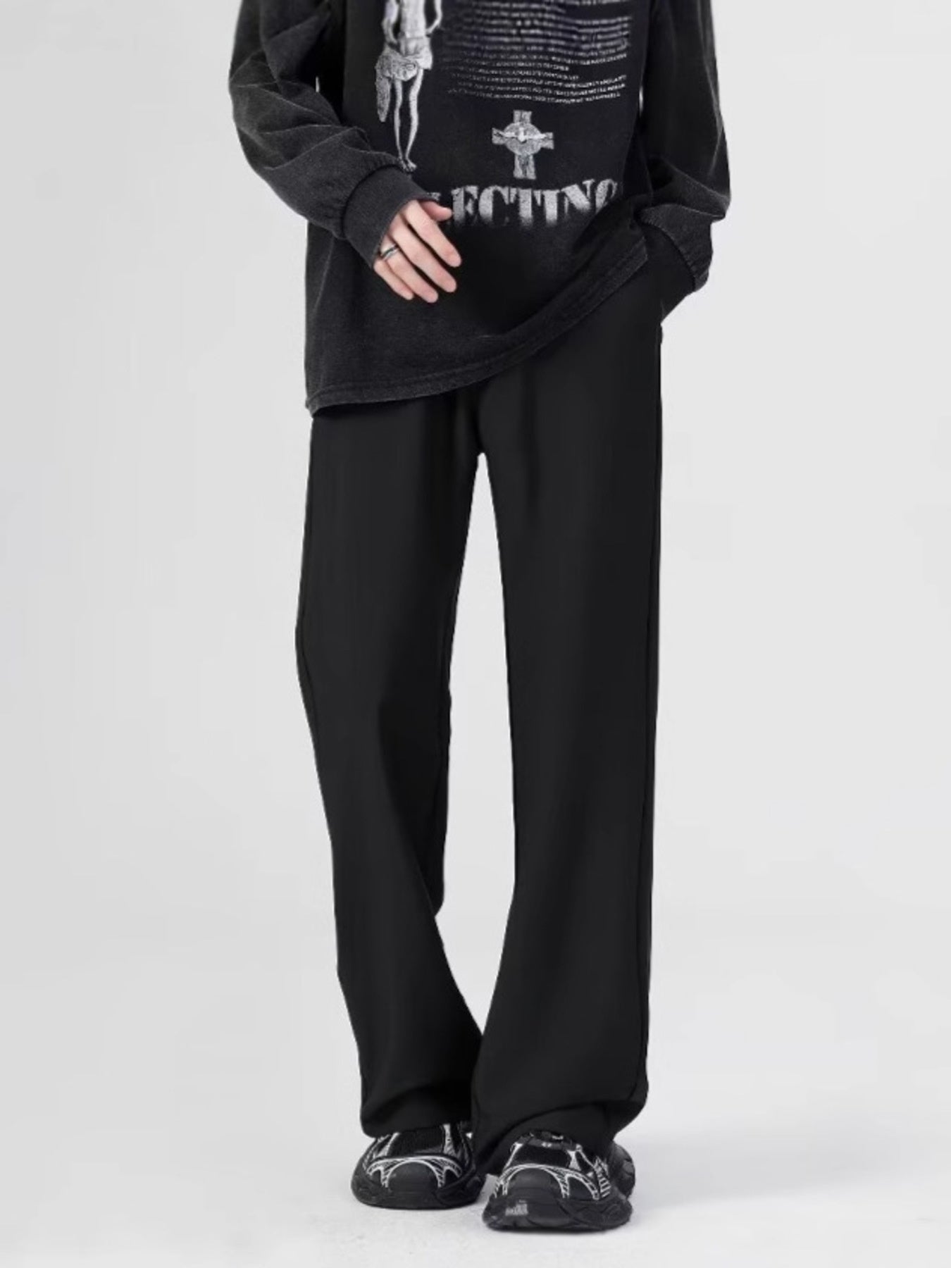 Black relaxed fit sweatpants with pockets, casual men's activewear pants.