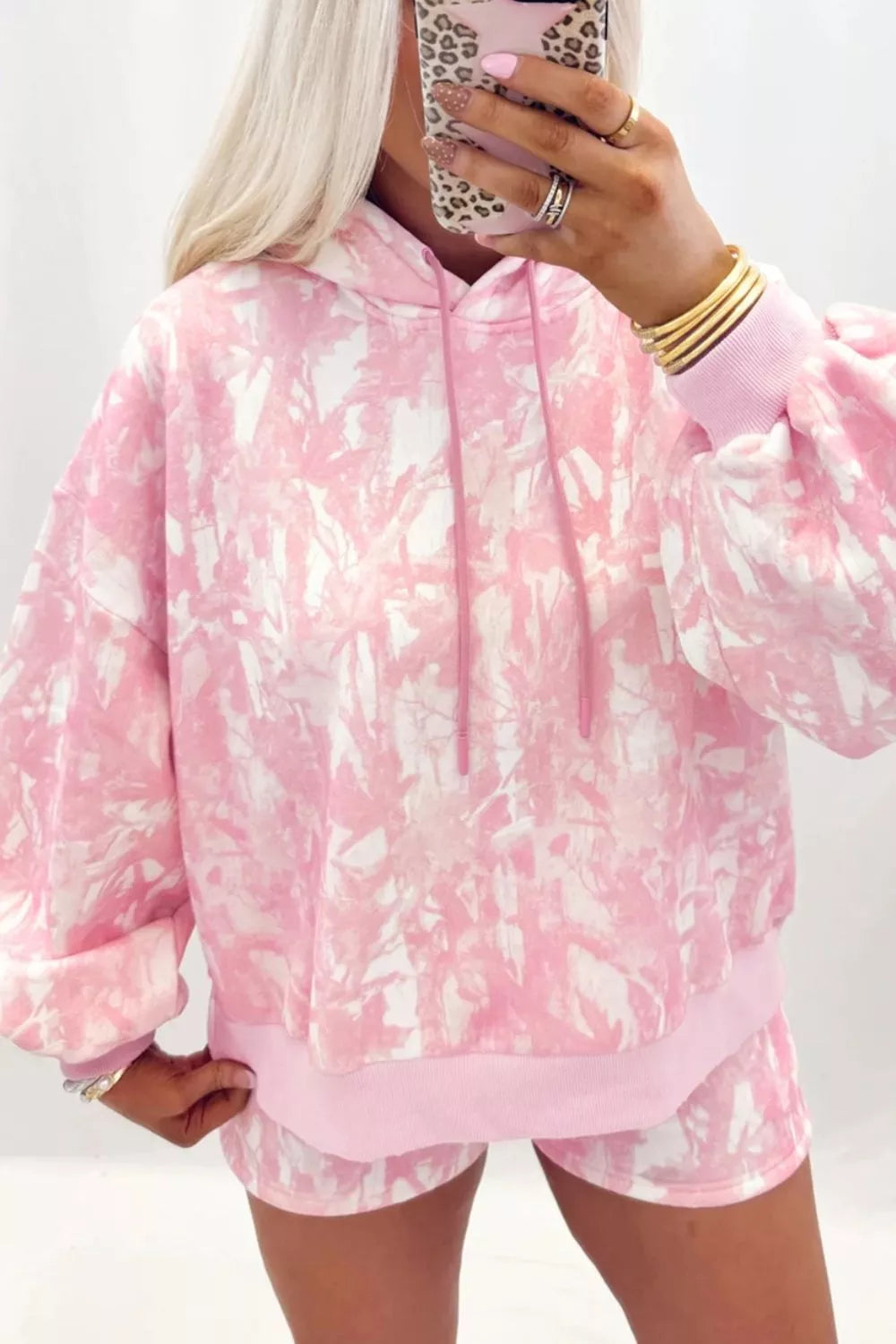 Abstract Print Loose Hoodie And Slim Shorts Set, model styling view