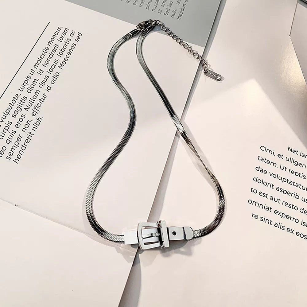 Chic Buckle Titanium Steel Silver Choker Necklace in Silver, fabric detail