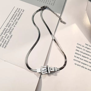 Chic Buckle Titanium Steel Silver Choker Necklace in Silver, fabric detail