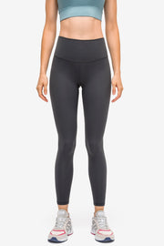 Dark Gray StealthFit pocketed leggings with a high waist and full length.