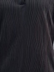 Black collared blouse with wave-effect pleats