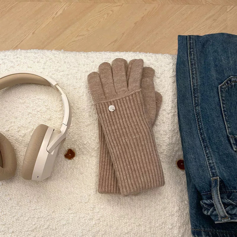 Convertible ribbed knit touchscreen gloves in oatmeal with button detail.