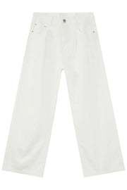 Ivory wide-leg denim trousers with pleats and a casual silhouette.