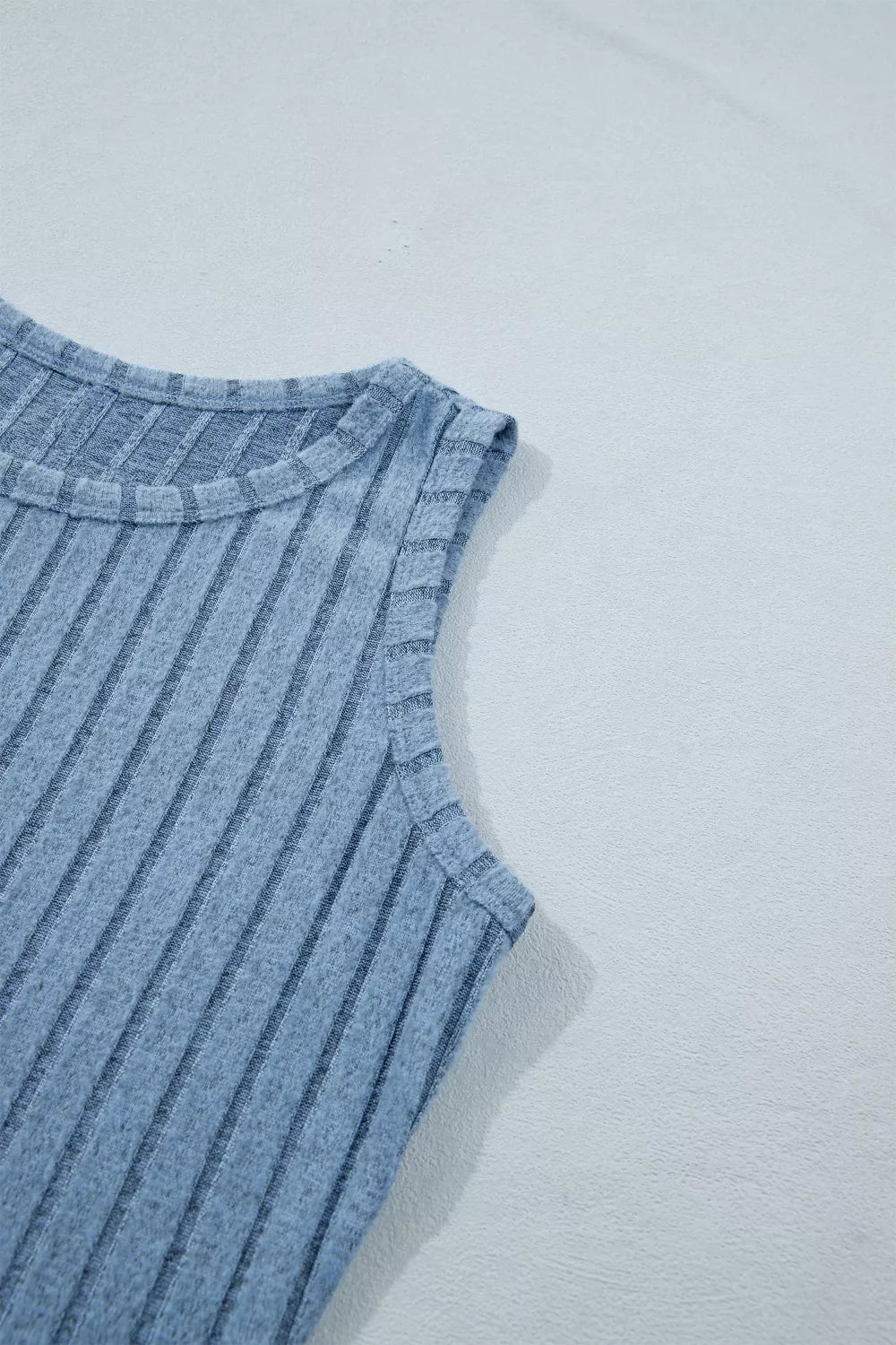 Ribbed mineral wash tank top in blue with a slim fit and crew neck.