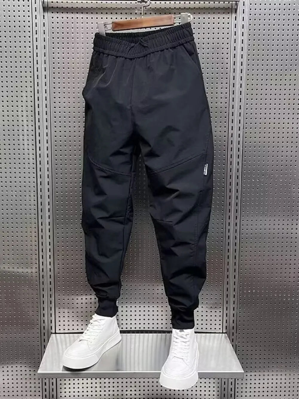 Men's Plus Size Drawstring Loose Fit Joggers, close-up detail