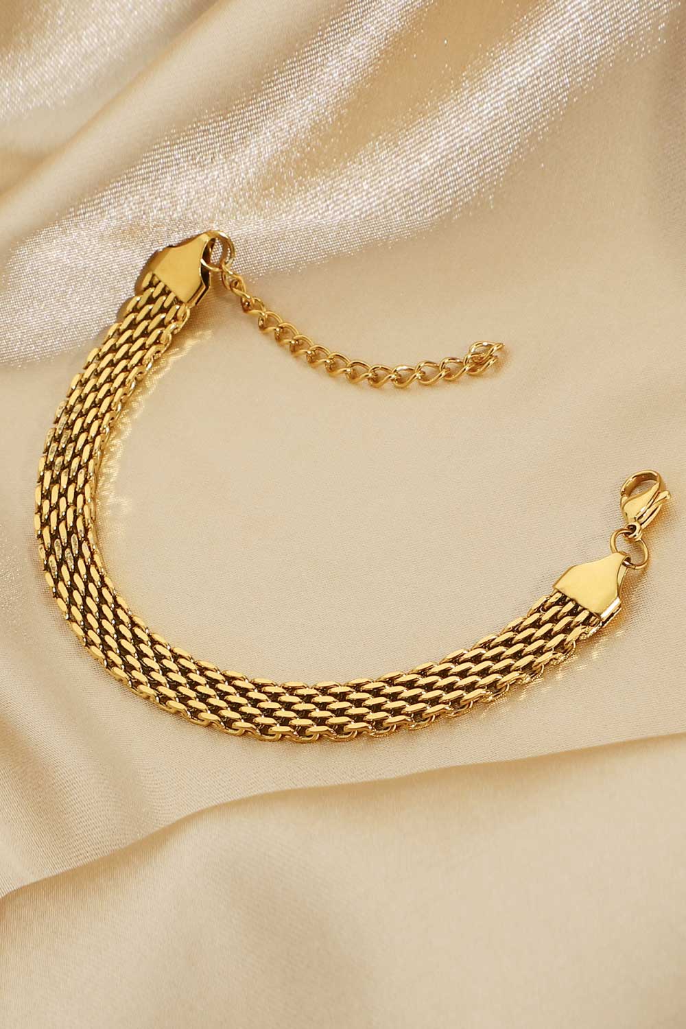 Gold woven chain bracelet with adjustable clasp