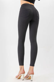 Dark gray denim-effect leggings with back pockets and a sculpted fit.