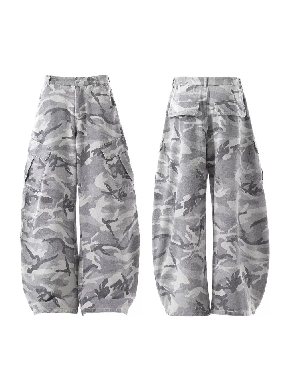 Baggy camo cargo pants in white camouflage, 100% cotton, with button fly and multiple pockets.