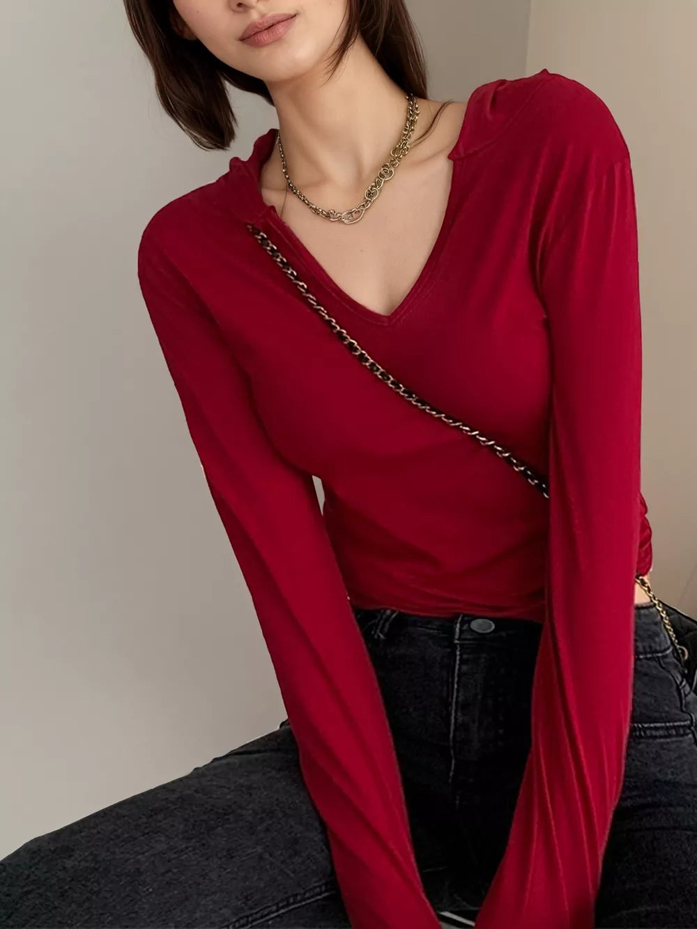 V-neck Long Sleeve Slim Fit T-shirt, model styling view