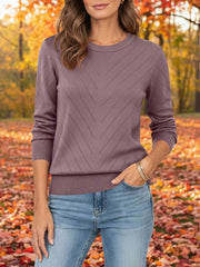 pullover sweater in Black with round neck and long sleeve