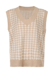 Houndstooth knit v-neck tank top in beige and white, with ribbed trim.