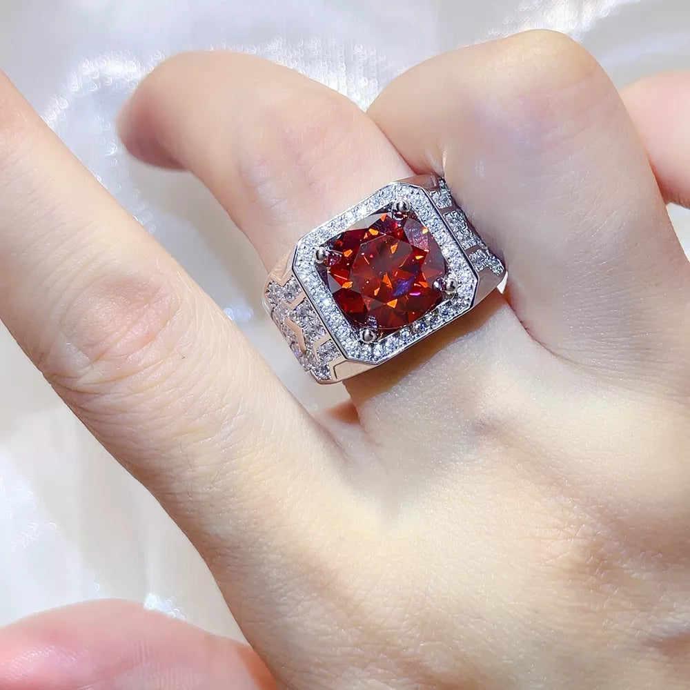 0.3 Carat 925 Sterling Silver Ring, close-up detail