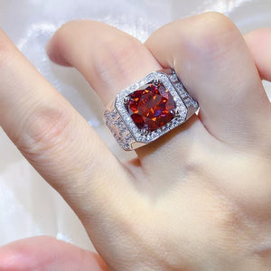 0.3 Carat 925 Sterling Silver Ring, close-up detail