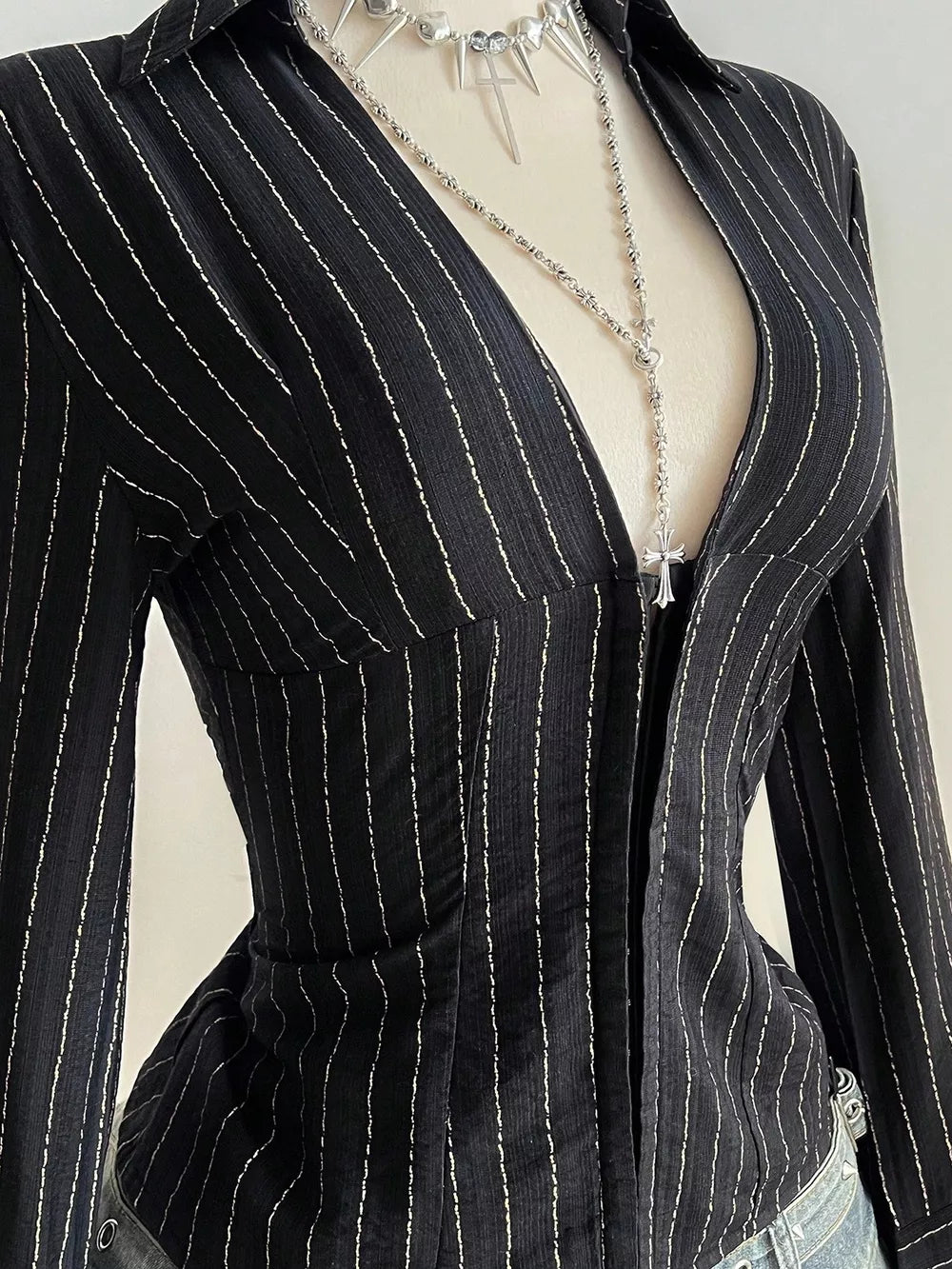 Striped Long Sleeve Fitted Blouse, fit detail