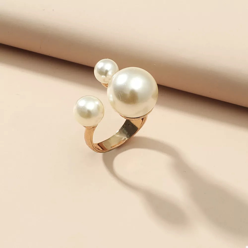 Gold-plated open ring with three pearls, elegant pearl ring for women