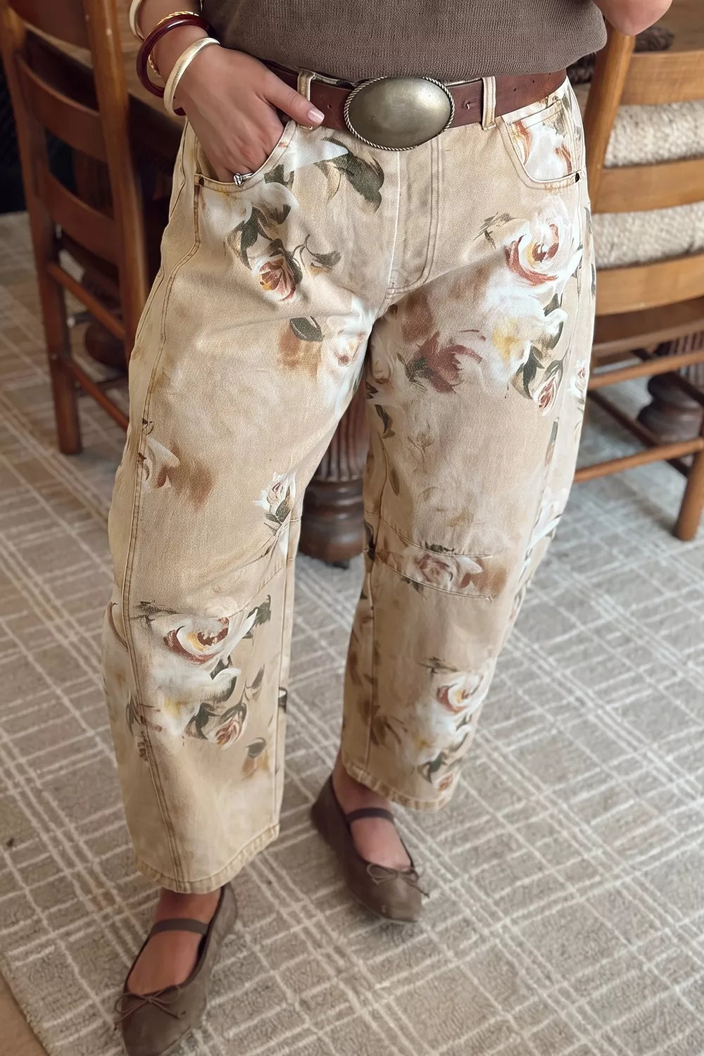 Retro Floral Print Relaxed Barrel Jeans in Beige, close-up detail